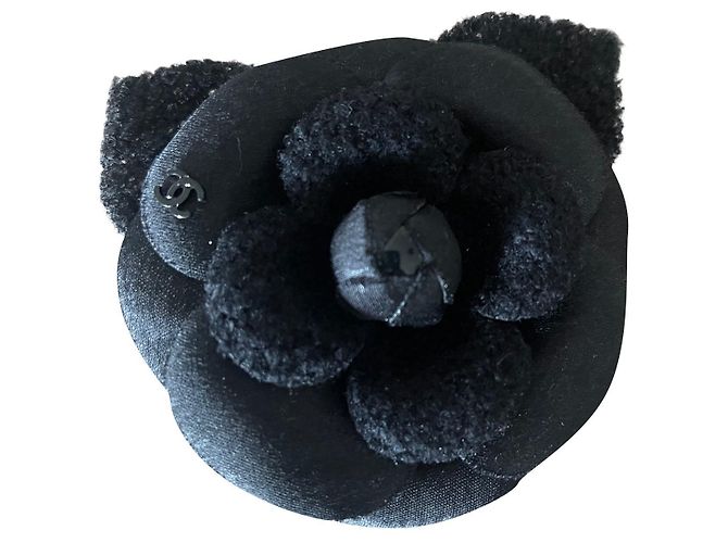 Chanel spilla camelia Nero Tweed