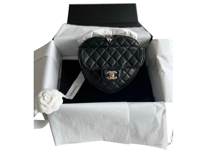 Timeless Chanel Heart bag Black Leather  ref.517168