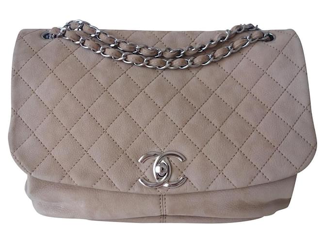 Timeless Saco grande modelo Chanel Classic Bege Couro  ref.517519
