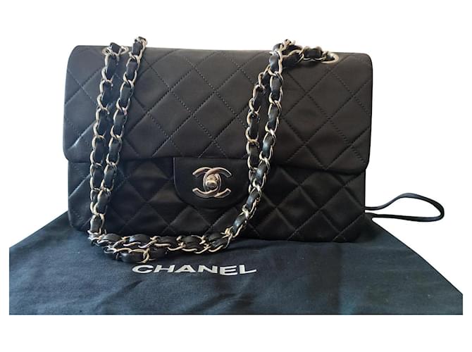 Timeless Chanel Vintage - Bolsa clássica forrada com aba Preto Couro  ref.518233