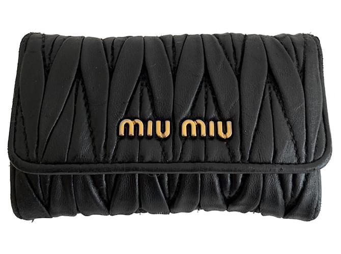 Miu Miu Key wallet matelassé Black Leather ref.519704 - Joli Closet