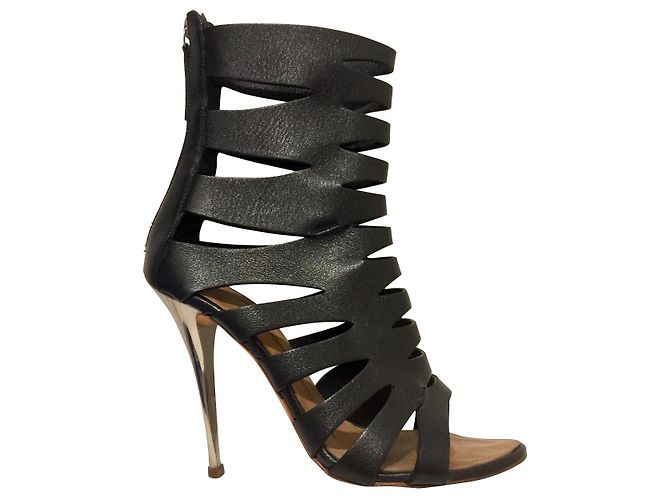 Cage Heels mit Ausschnitten von Giuseppe Zanotti Schwarz Silber