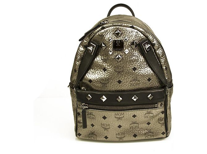 Mochila MCM 'Stark Insignia' prata e bronze com tachas de couro