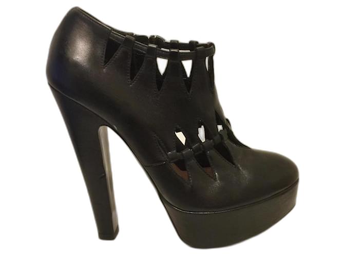 Alaïa Black Alaia Heels with cutouts Leather  ref.520993