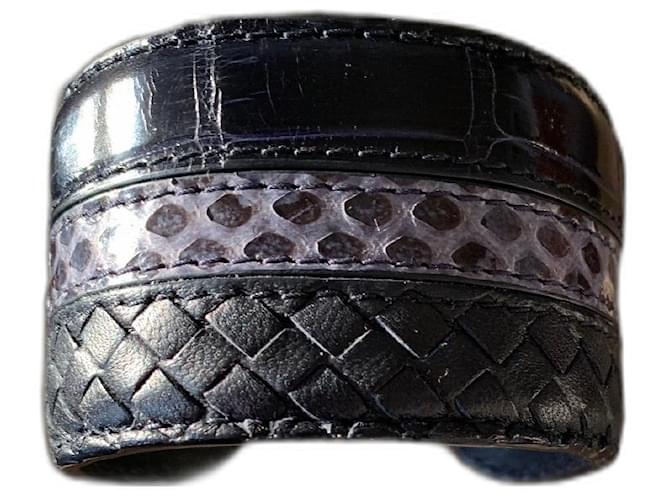 Bottega veneta midnight blue cuff bracelet new Navy blue Exotic leather Lambskin  ref.521141