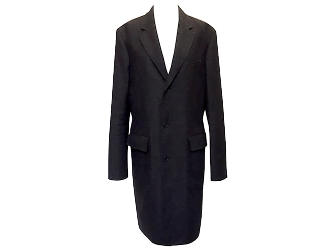 Sold at Auction: Louis Vuitton, Louis VUITTON, Manteau croisé homme en  laine et cachemire gris, se refermant par une bouble boutonnière à six  boutons, deux poches à
