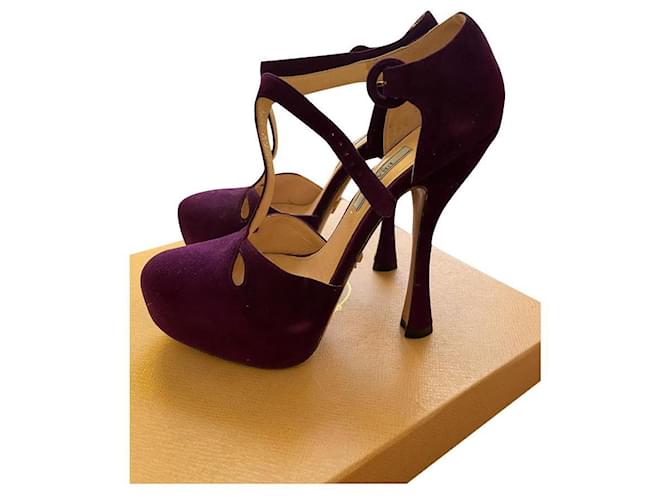 Prada Heeled shoes Dark purple Deerskin  ref.522748