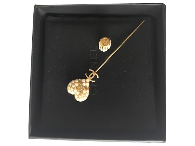 Chanel pin D'oro Metallo  ref.522760