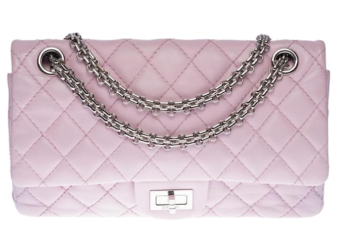 Splendida borsa Chanel 2.55 patta foderata in pelle trapuntata rosa antico, Garniture en métal argenté  ref.522782