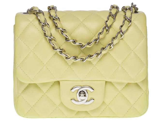 Splendida e rara borsa a mano Chanel Timeless Mini flap bag in pelle trapuntata color lime, Garniture en métal argenté Verde  ref.523066