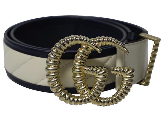 Gucci Matelasse-Gürtel mit Logo-Schnalle aus weißem Leder  ref.523422