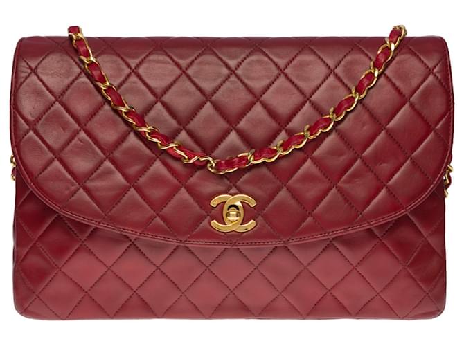 Timeless Lovely Chanel Classique flap bag handbag in dark red quilted lambskin, garniture en métal doré Leather  ref.523937