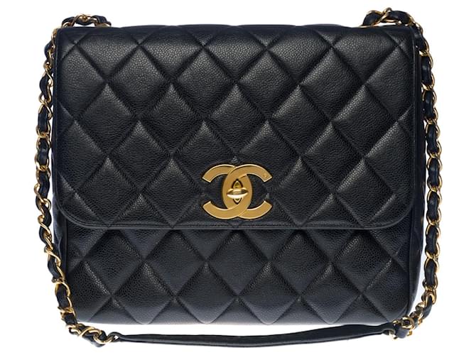 Timeless Prächtige Chanel Maxi Flap Bag Handtasche aus schwarzem gestepptem Kaviarleder, garniture en métal doré  ref.523938