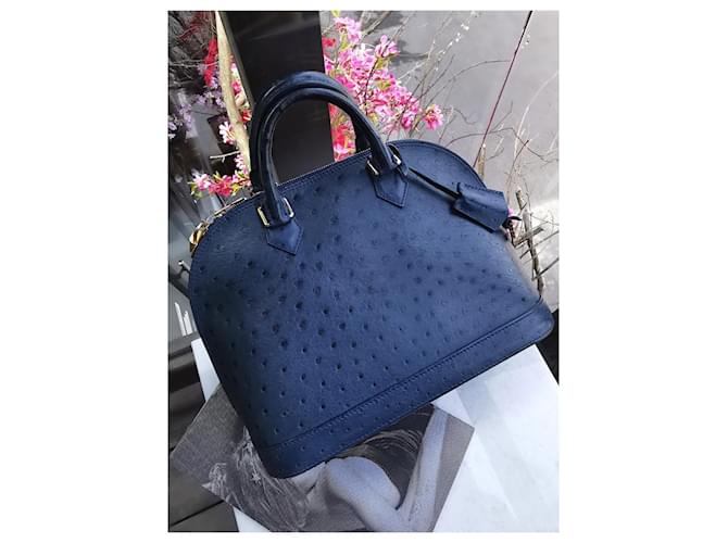 Alma borsa di Louis Vuitton Blu Pelli esotiche  ref.525044