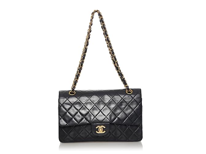 Chanel Black Classic Lambskin Leather lined Flap Bag  ref.525076