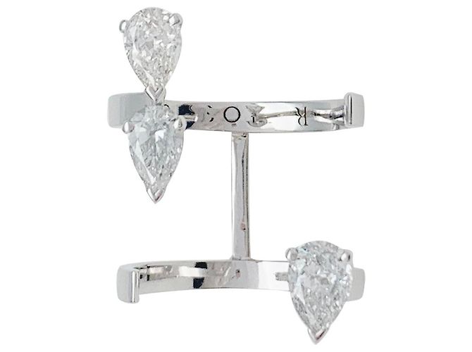 Bague Repossi "Serti sur vide", or blanc et diamants.