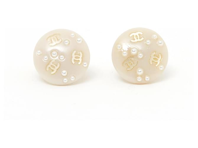 Chanel Earrings Eggshell Plastic  ref.527849