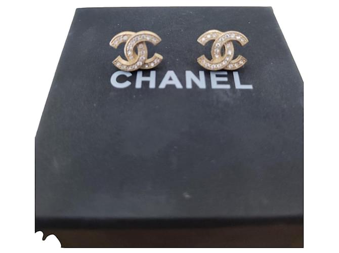 Chanel Boucles d'oreilles Métal Doré  ref.528083
