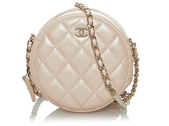 Bolsa transversal Chanel redonda branca de pele de cordeiro Branco Couro  ref.528242