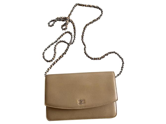 Chanel Handbags Beige Leather  ref.528636