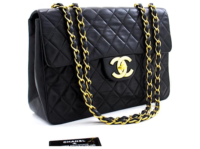 Chanel Jumbo 13"Maxi 2.55 Bolso de hombro con cadena de solapa Piel de cordero negra Negro Cuero  ref.529688