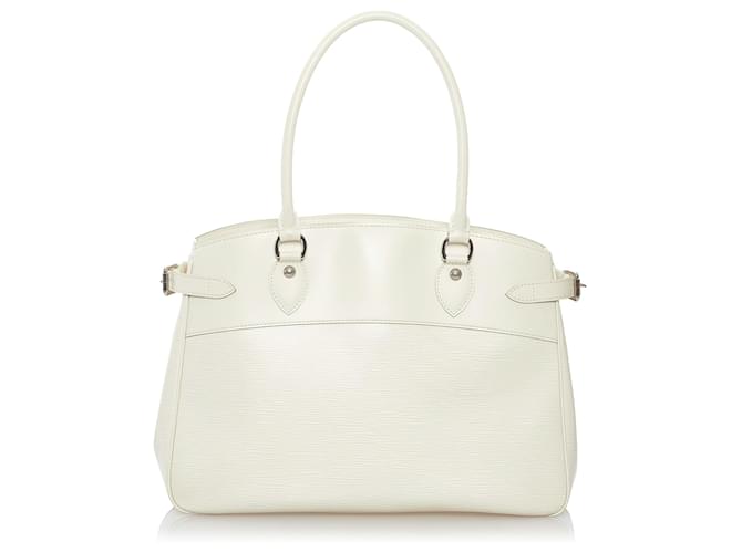 Louis Vuitton White Epi Passy GM Leather ref.530409 - Joli Closet