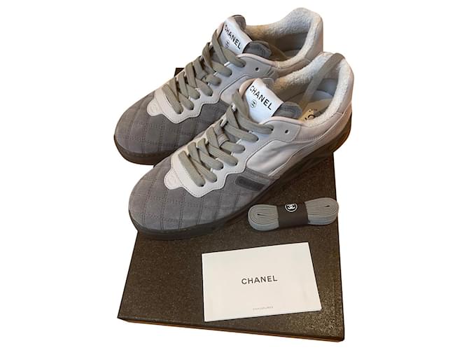 Chanel Sneakers Dark grey Leather Cloth  ref.534953