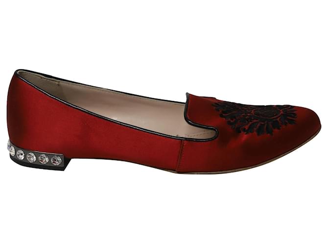 Zapatos planos bordados Miu Miu en satén rojo Roja  ref.535560