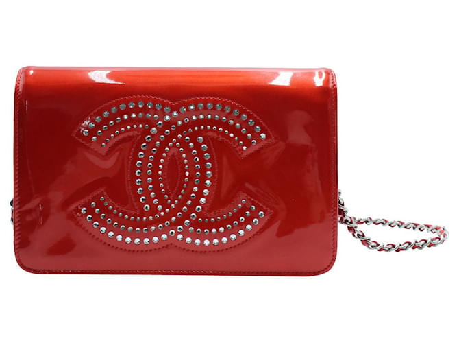 Wallet On Chain Chanel Carteira de couro envernizado vermelha em corrente com enfeites de cristal Vermelho  ref.535570