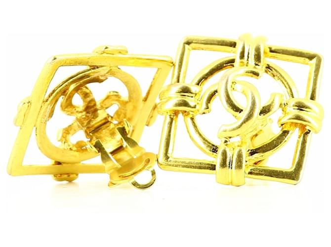 Chanel 1998 Earrings Golden Gold  ref.536965