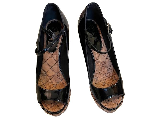 Chanel Sandálias de plataforma Preto Couro  ref.536968