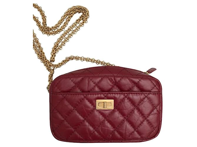 Chanel mini reissue 2.55 Camera Bag, Dark Red Leather ref.536989 - Joli  Closet