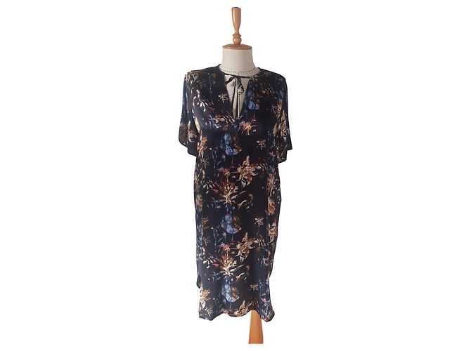 Vestido de seda Munthe Plus Simonsen Multicor