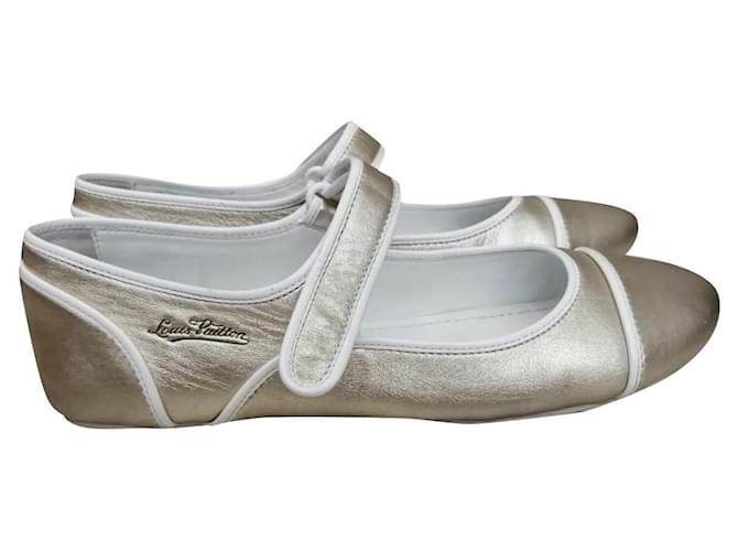 Louis Vuitton Zapatillas de ballet Dorado Cuero  ref.539370
