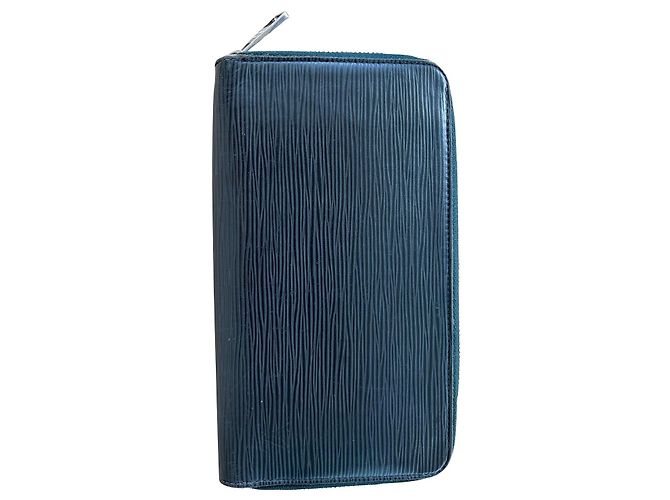Louis Vuitton Zippy Wallet in Epi Leather Dark green