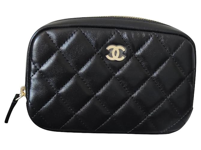 Chanel Caso de vanidad Negro Cuero  ref.540713