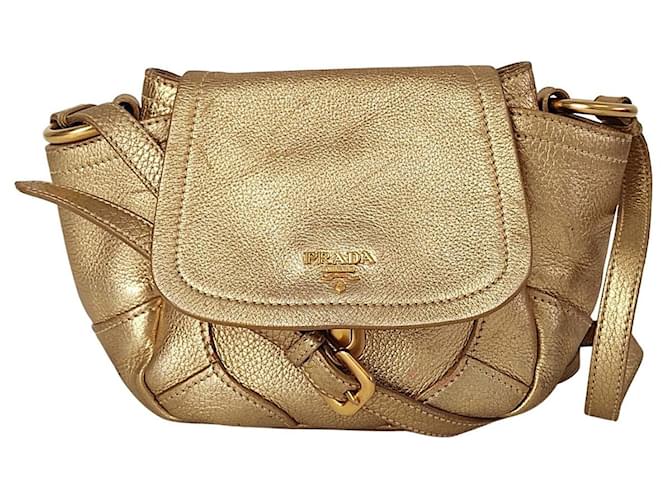Prada Golden leather shoulder bag  ref.541076