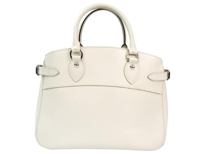 Louis Vuitton Passy White Leather ref.922243 - Joli Closet