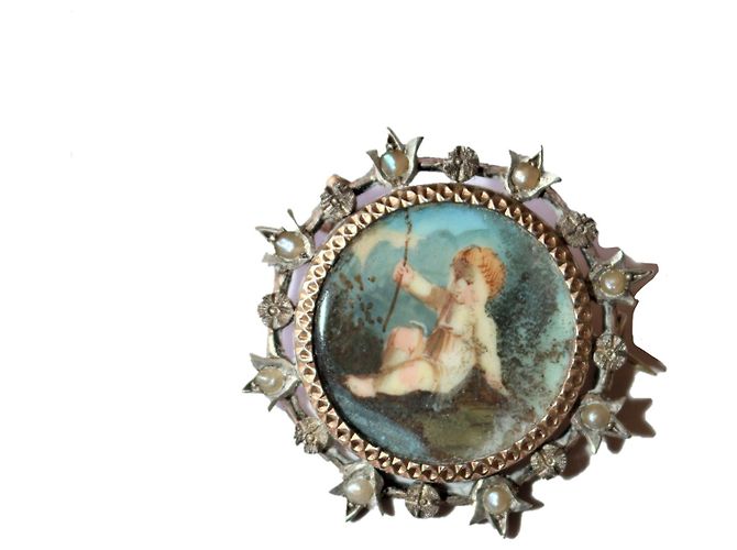 Autre Marque Spilla tonda Putto in argento e vermeil con perle Grigio