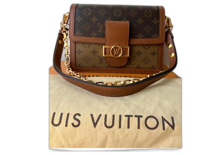 Louis Vuitton Dauphine MM Monogram Canvas Shoulder Bag
