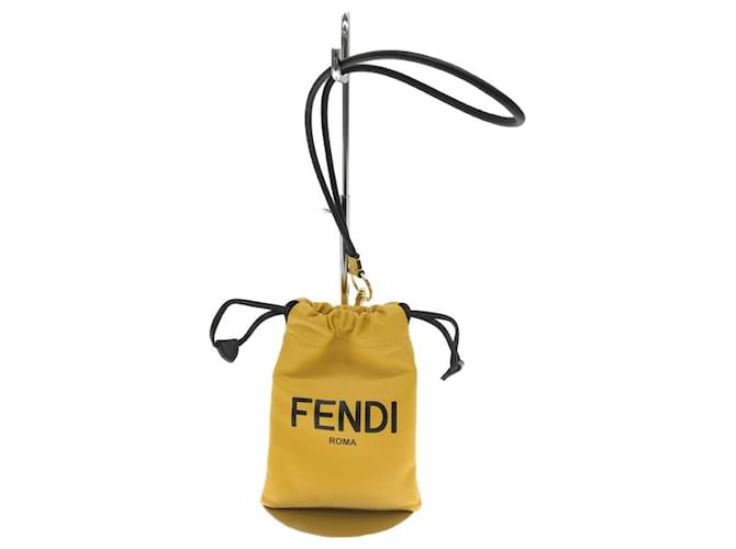 Fendi Carteras pequeñas accesorios Amarillo Cuero  ref.542885