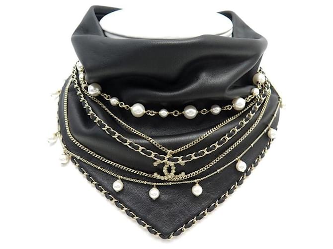 NEW CHANEL LEATHER BANDANA NECKLACE CHAIN LOGO CC PEARLS LEATHER