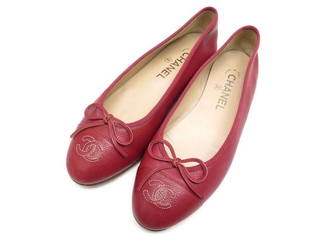 CHAUSSURES CHANEL BALLERINES LOGO CC 37.5 CUIR GRAINE ROUGE LEATHER SHOES  ref.543124