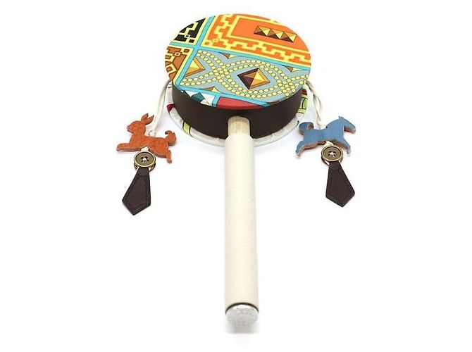 Brinquedo Tambor Petit H Hermès de madeira Multicor