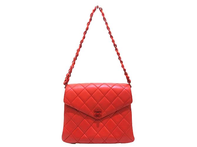 Chanel shoulder bag Red Leather  ref.545389