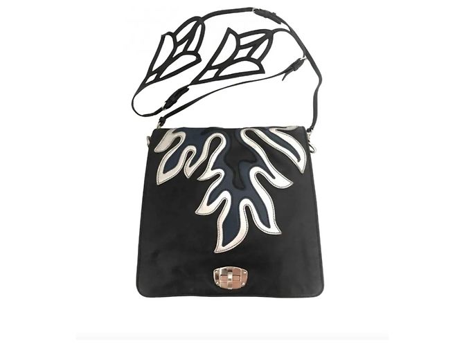 Bolsa transversal Miu Miu de couro preto com padrão de chamas