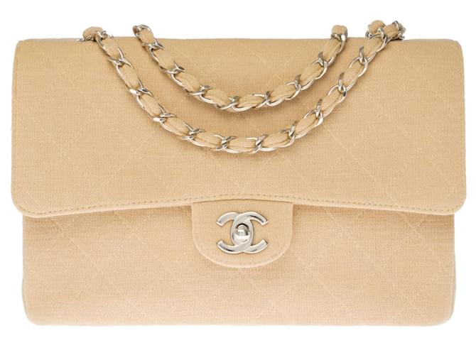 Bellissima borsa a mano Chanel Timeless/Classic con patta media in jersey beige , Garniture en métal argenté Panno  ref.546619