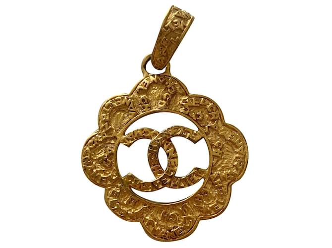 Chanel while Golden Metal  ref.547150