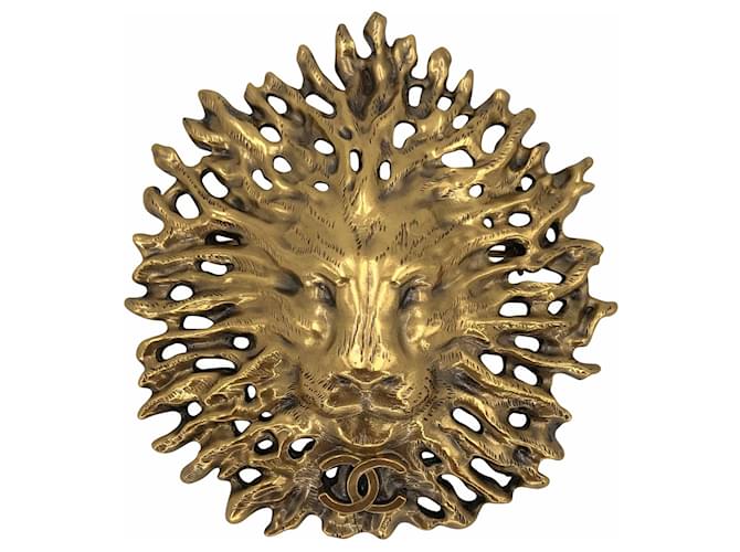Chanel 2019 AW Spilla testa di leone in metallo dorato D'oro Metallico  ref.547338