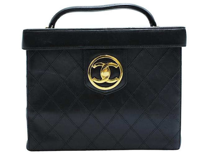 Chanel Bolso de hombro Vanity Vintage negro con herrajes dorados Cuero  ref.548255